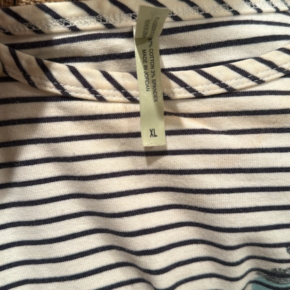 EUC! Women’s Floral Striped 3/4 Sleeve Casual Top - Picture 8 of 8